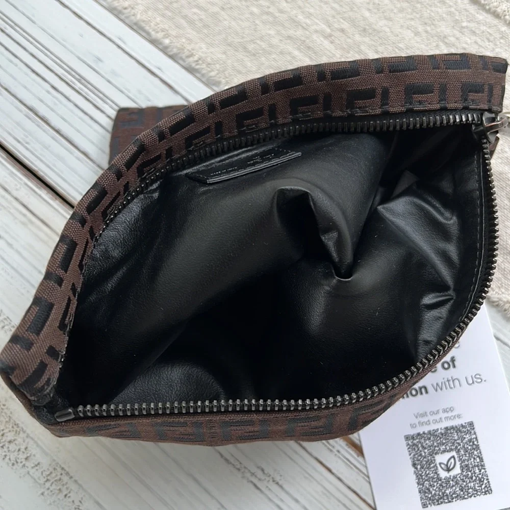 Authentic Fendi Clutch Bag. - Picture 5 of 7